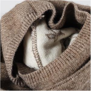 Bonnets en tricot respirants de style rétro pour fiançailles, créant des courbes charmantes, bonnets de course personnalisés - Product Image 5