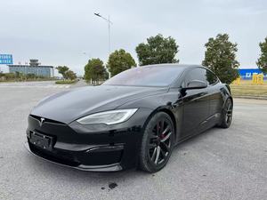 <span class=keywords><strong>Tesla</strong></span> <span class=keywords><strong>Model</strong></span> <span class=keywords><strong>S</strong></span>: Donde la velocidad excesiva se une al lujo refinado. Libertad de movimiento a largo alcance, rendimiento sin compromisos. - Product Image 5