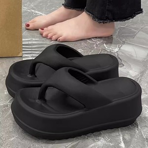 Chanclas de alta calidad para mujer, sandalias informales planas duraderas para exteriores, Playa antideslizante para zapatillas, plataforma suave, aumento de altura - Product Image 4