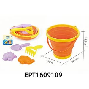 ชุดถังทรายพับได้ EPT - ชุดของเล่นทรายพลาสติกสำหรับเด็ก 5 ชิ้น ชุดอุปกรณ์เล่นทรายกลางแจ้งสำหรับฤดูร้อน พร้อมพลั่ว คราด และแม่พิมพ์ - Product Image 3