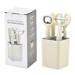 Set di 5 Utensili da Cucina Manuali in Acciaio Inox: Coltello per Frutta, Pelapatate, Sbattitore, Forbici - Product Image 6