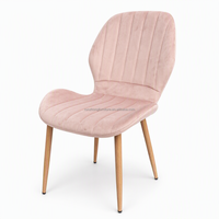 Chaise moderne en velours rose poudré avec cadre en tube de fer épais, base croisée à quatre pieds, stable, pour salle à manger et restaurant