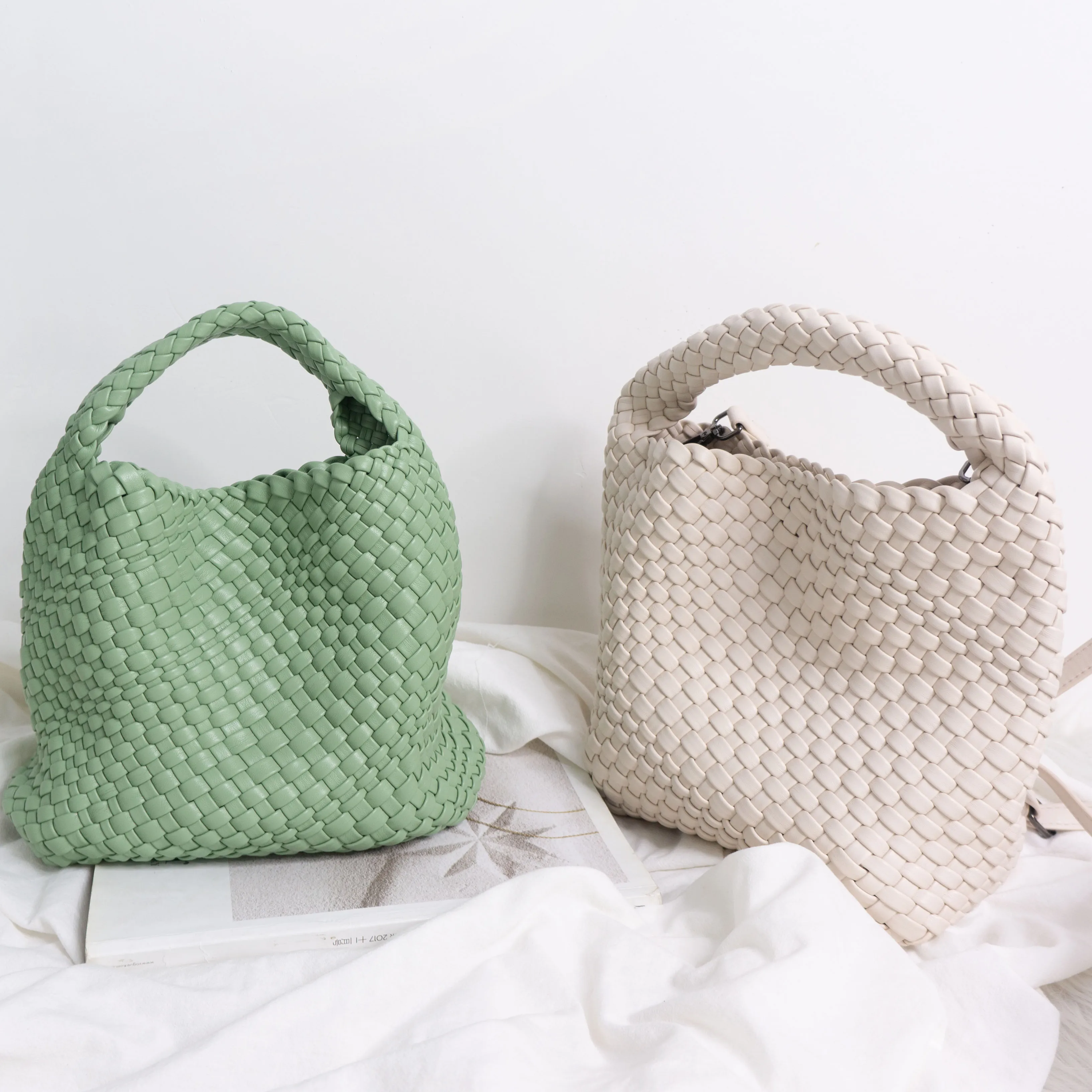 HONOUR ME Fashion Custom Make PU Woven Handbag Soft Leather Beach Crossbody Bag Hand Knitted Tote Bag