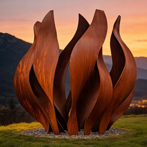 Sculpture géométrique moderne en acier Corten à poutres croisées pour repère municipal et art public commercial - Product Image 6
