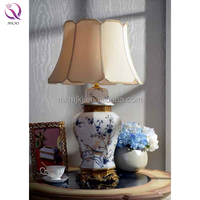 Lampe de bureau en céramique bleue et blanche peinte à la main, grande et décorative, pour salon