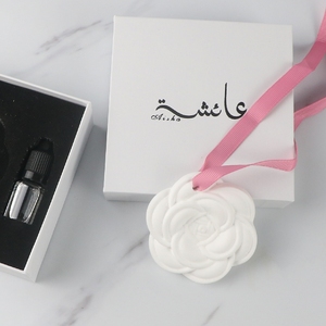 Sıcak satış ev aromaterapi el yapımı porselen çiçek Aroma koku yağı difüzörü asılı kokulu seramik araba hava spreyi - Product Image 1
