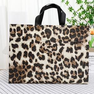 XinYi Bagshopping pli fourre-tout vente chaude image personnalisée nouveau Design pp laminé Non tissé sac tissu fourre-tout Shopping - Product Image 2