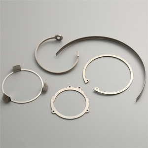 Estampage de précision personnalisé <span class=keywords><strong>circlips</strong></span> anneau élastique anneau de retenue interne externe en acier inoxydable - Product Image 2