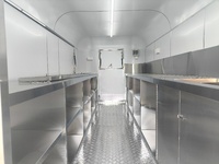 Petite remorque alimentaire mignonne, mini camion de restauration avec équipements de cuisine