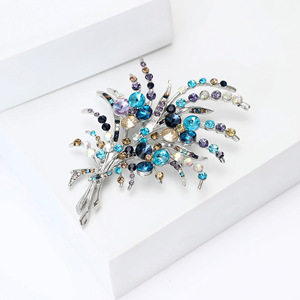 Broche de luxe en alliage haut de gamme, incrustée de strass brillants, élégante épingle de revers florale, accessoires de bijouterie pour vêtements féminins - Product Image 4