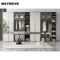 Armoire italienne moderne personnalisée à porte coulissante automatique pour chambre à coucher ou hôtel style panneau en bois