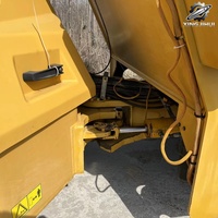 Compacteur à rouleaux vibrants à double tambour Caterpillar CB564D d'occasion en stock pour la construction de chaussées en asphalte