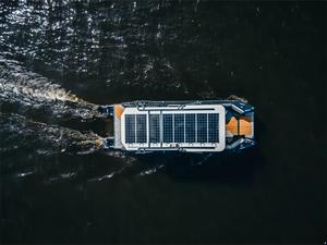 เรือยอชท์สปอร์ตหรูหรา ปี 2024 พร้อมเทรลเลอร์อลูมิเนียม เครื่องยนต์แบบ Pontoon B สำหรับตกปลา - Product Image 1