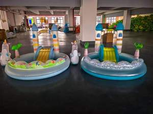 Parque Acuático Inflable <span class=keywords><strong>de</strong></span> PVC para Niños, Castillo Inflable para Exteriores con Tobogán y Rociador <span class=keywords><strong>de</strong></span> <span class=keywords><strong>Agua</strong></span> - Product Image 2