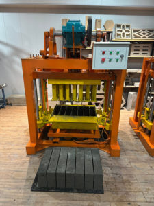 Máquina Formadora de Bloques 4-40 de Bajo Ruido, Gran Venta en Venezuela, Utiliza Máquina para Hacer Ladrillos de Polvo de Piedra - Product Image 2