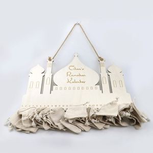 Suministro de fábrica: Calendario de cuenta regresiva de madera con diseño de castillo para Eid y Ramadán, con bolsa de lino, artesanía decorativa para el hogar y pared - Product Image 4