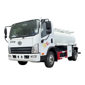 Camion-citerne à carburant FAW 4x2 léger de 5000 L, camion de ravitaillement mobile, citerne à huile avec distributeur à vendre - Product Image 1