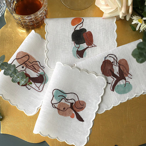 Servilletas de Cóctel de Lino con Diseño de Mujer Hermosa – Servilletas Reutilizables 100% Lino Natural, Diseño Artístico Elegante para Bar, Fiesta - Product Image 1