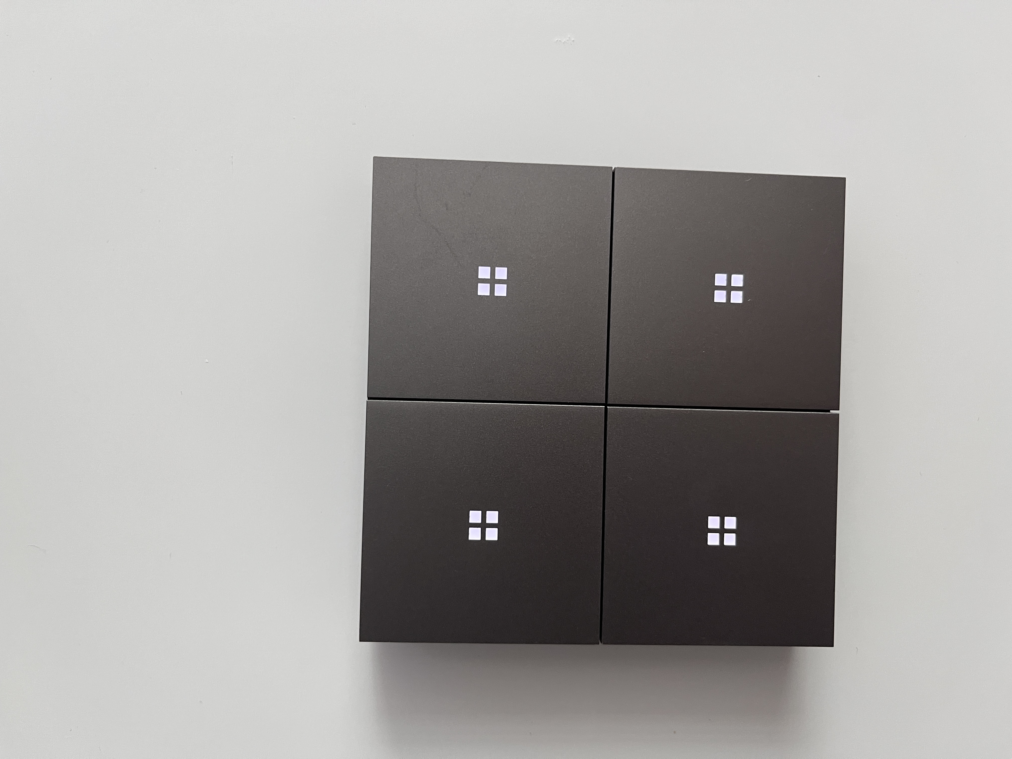 M8-4-PC-Gris-aluminium