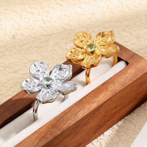 Anillo de Flor de Acero Inoxidable Chapado en Oro de 18k para Mujer, Joyería Floral Moderna, Certificado NGTC, Elástico, Duradero - Product Image 4