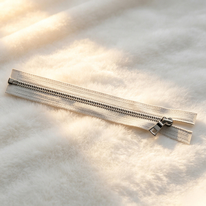 Haute Qualité 3 #   7 #   Fermeture éclair métallique à glissière ouverte en alliage de zinc, dents lisses, curseur de remplacement personnalisé, couleurs de ruban assorties pour vêtements d'extérieur - Product Image 4