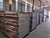 Radiateur à ailettes en cuivre-nickel avec structure antichoc pour les systèmes de refroidissement des locomotives ferroviaires et du transport ferroviaire