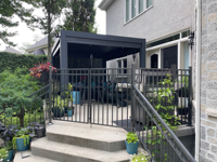 Arka Bahçe Pergola Alüminyum Toz Boyalı Panjurlu Biyoklimatik Çevre Dostu Dayanıklı Su Geçirmez Rüzgar Geçirmez Her Mevsim Veranda Örtüsü