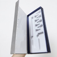 Boîte en carton recyclable de luxe en forme de livre personnalisée, fermeture magnétique, gaufrage UV, estampage à chaud, laminage mat, boîte artisanale pour stylo