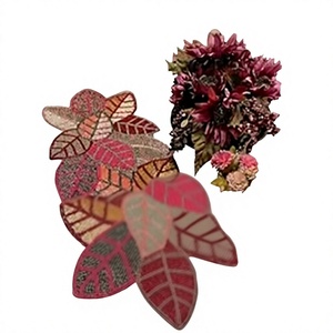 Elegante Camino de Mesa Hecho a Mano con Cuentas y Bordado Decorativo para Mesa de Comedor, Recepción de Bodas y Decoración del Hogar - Product Image 1