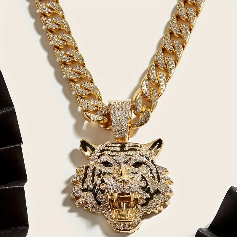 Pendentif tête de tigre plaqué or 18 carats sur chaîne cubaine élégante bijoux en alliage à la mode sur le thème des animaux pour les fêtes et les fiançailles