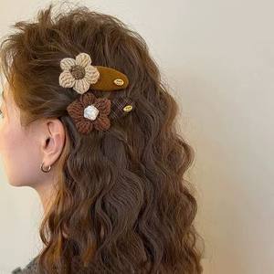 Pinza de Pelo Coreana con Flor Tejida, Etiqueta Dorada, Metal, 6cm, Pinza Lateral para Mujer, Accesorios para el Cabello - Product Image 2