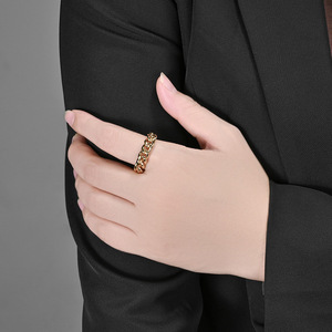 yunnique minimalist style, Cuban <b>chain</b> <b>titanium</b> steel ring, elegant and high-end design, fashionable jewelry. - Product Image 2