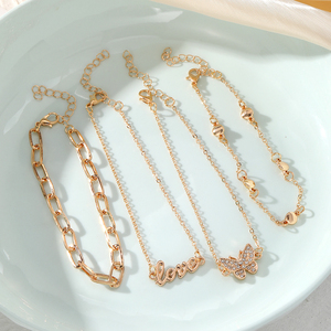 Nouvel ensemble de 4 bracelets de cheville tendance avec pendentif cœur et chaîne pour femme - Collection 2026 - Product Image 3