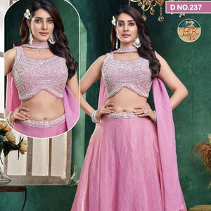 Lehenga Choli Rosa Bebé Bordado con Blusa de Bajo Recortado y Falda de Seda Brillante para Uso Festivo - Product Image 1