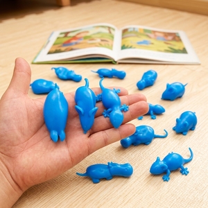 Novedoso Juguete Antiestrés Blandito de TPR, Set de Catapulta y Resortera para Niños, Figuras de Animales Elásticas y Pegajosas, Regalos para Máquinas Expendedoras de Cápsulas - Product Image 1