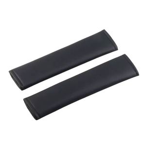 YUSEN - Fundas Protectoras para Cinturón de Seguridad de Coche, Autoadhesivas, Ecológicas, con Logotipo Personalizado, de Cuero, 2 Piezas, Compatibles con Todos los Coches - Product Image 1