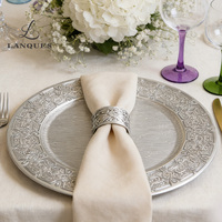 Assiette de présentation ronde en verre transparent doré de 13 pouces avec bord doré/argenté, idéale pour la décoration de mariage - Grande Vente Lanques