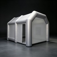 Grande tente publicitaire gonflable avec fenêtres latérales transparentes, structure épaisse pour événements extérieurs, expositions, promotion de marque