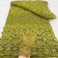 Tissu brodé de dentelle soluble dans l'eau haut de gamme avec strass pour robes et gowns européens et américains