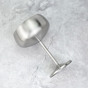 แก้วแชมเปญทรงโค้ง 450 มล. 15 ออนซ์ แบบขายส่ง แก้วค็อกเทลมาร์ตินี่สแตนเลสอย่างดี ทนทานต่อการแตกหัก แก้วไวน์ทรงโกเบลต์โลหะ สำหรับบาร์ - Product Image 5