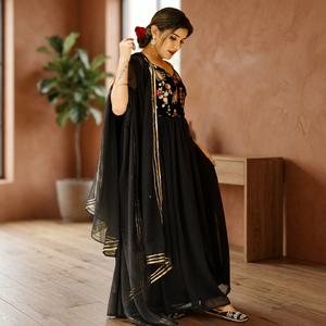 Vestido de Fiesta de Invierno de Georgette Negro Rubí, Talla XL, Estilo Tubo, Cuello Alto, Cintura Imperio, Estampado Floral con Cuentas, Largo hasta el Suelo - Product Image 2