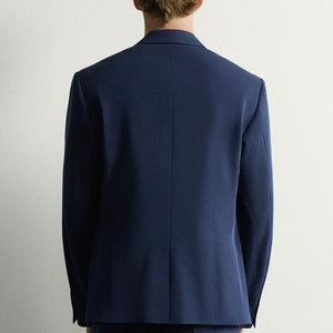 Ensemble de costume pour homme bleu marine à revers crantés et simple boutonnage avec pantalon - Product Image 4