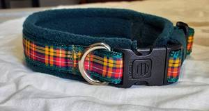 Collar para perro estándar con forro de vellón Ancho ajustable Buchanan Tartan-Verde botella - Product Image 2
