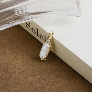 Collier élégant en or massif 14 carats avec zircon et quartz, orné de coquillages, pour le luxe quotidien des femmes - Product Image 2