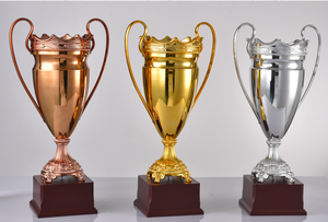 2025 Fabricante original <span class=keywords><strong>Copa</strong></span> mundial <span class=keywords><strong>de</strong></span> metal <span class=keywords><strong>de</strong></span> gran tamaño 71cm Trofeo Fútbol <span class=keywords><strong>Baloncesto</strong></span> Deporte Base <span class=keywords><strong>de</strong></span> madera Premio <span class=keywords><strong>de</strong></span> oro Trofeos <span class=keywords><strong>Copa</strong></span> - Product Image 5