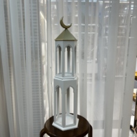Décoration islamique du Ramadan, ornement de minaret de mosquée en bois de 74 cm, design creux en arc blanc et or pour la décoration de la fête de l'Aïd al-Fitr