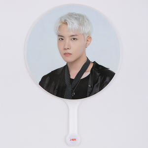 Éventail portable KPOP Idol Jungkook V <span class=keywords><strong>RM</strong></span> <span class=keywords><strong>JIN</strong></span> 30cm – Cadeau de collection du concert PTD à Las Vegas – Éventail rond avec photo imprimée <span class=keywords><strong>RM</strong></span> <span class=keywords><strong>JIN</strong></span> – Cadeaux pour fans - Product Image 6