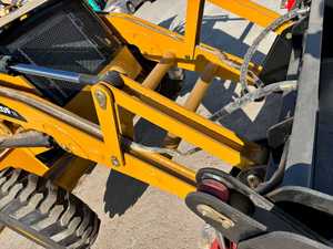 รถตักล้อยาง CAT 420F พร้อมบริการครบวงจรสำหรับขาย รับประกันหนึ่งปี บริษัทเจ้าของเดียว - ติดต่อเรา - Product Image 3