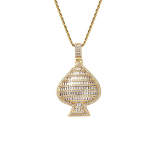 Grand pendentif cœur de pique, accessoires hip-hop, zircon en cuivre, chaîne avec pendentif cœur de pique tridimensionnel. - Product Image 1