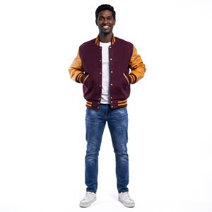 Veste universitaire bicolore pour homme avec manches en cuir jaune et corps bordeaux, style universitaire personnalisé, veste de baseball de type lettreman - Product Image 1